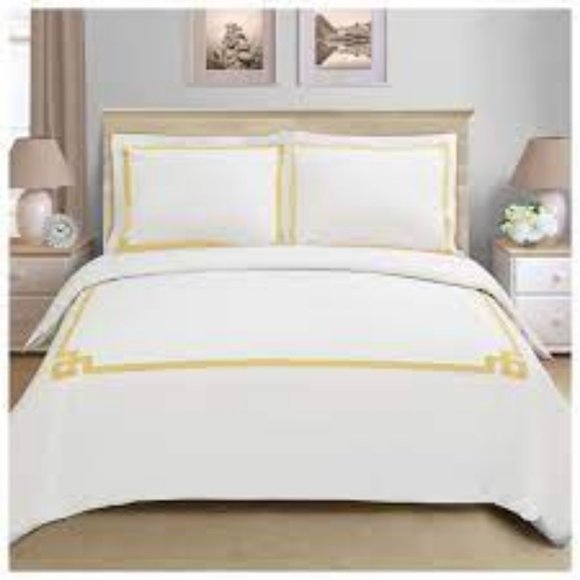 Other - 3 pc Duvet & Sham Set